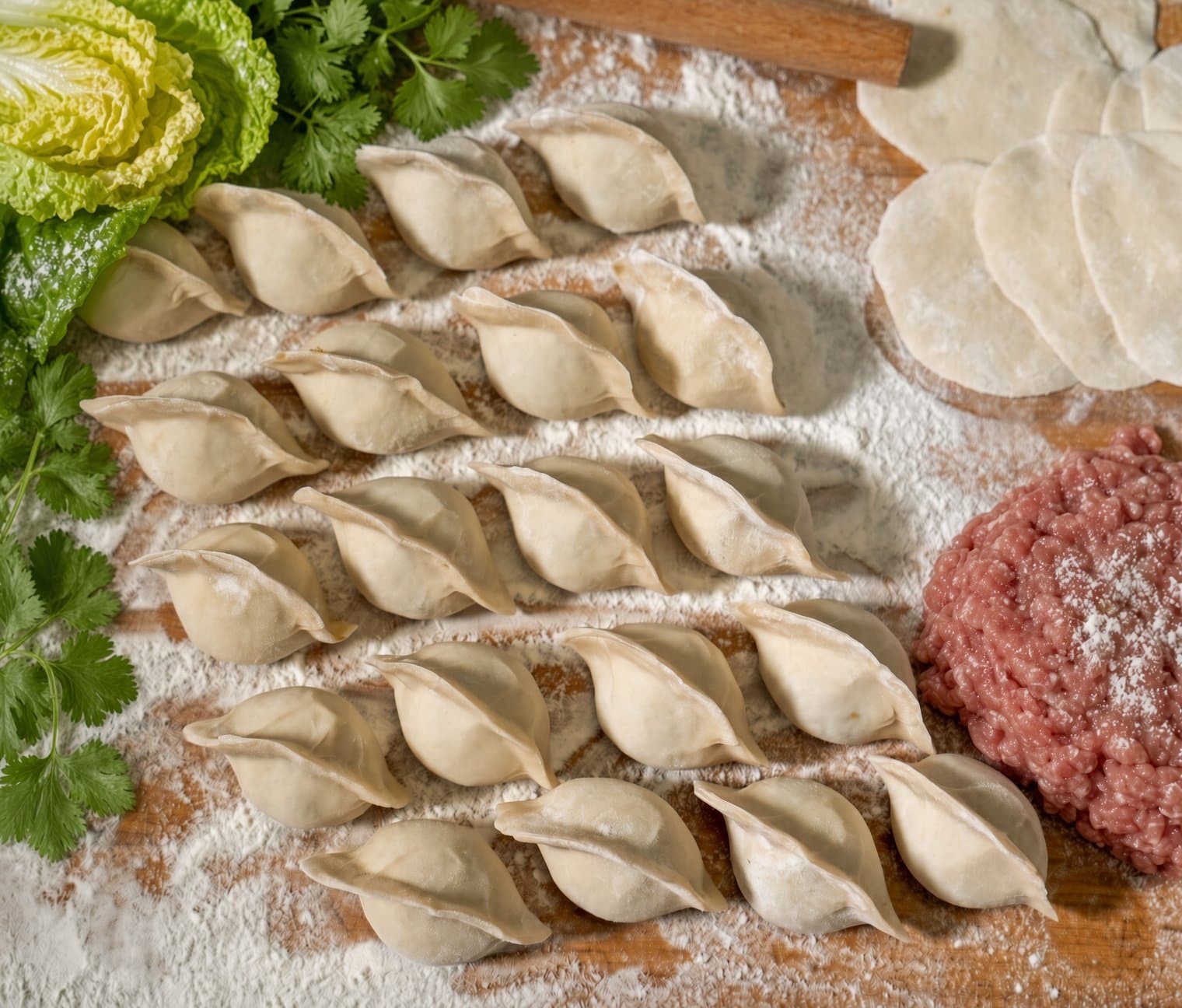 冷冻香菜豬肉水餃(20 pcs) - 冷冻水饺,每袋20只。香菜豬肉水餃。 | 冷凍水餃
