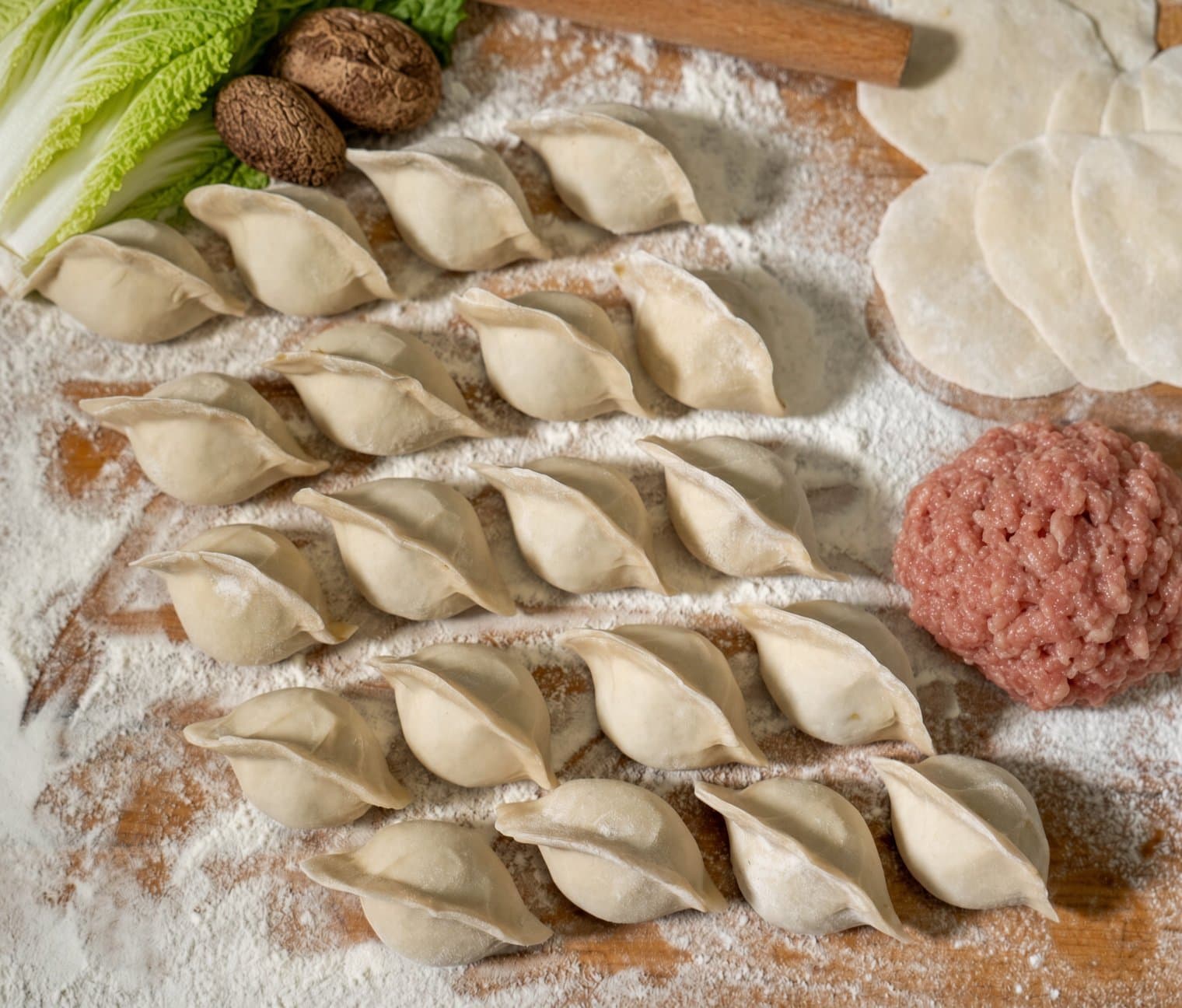 冷冻香菇豬肉水餃(20 pcs) - 冷冻水饺,每袋20只。胡蘿蔔豬肉水餃。 | 冷凍水餃