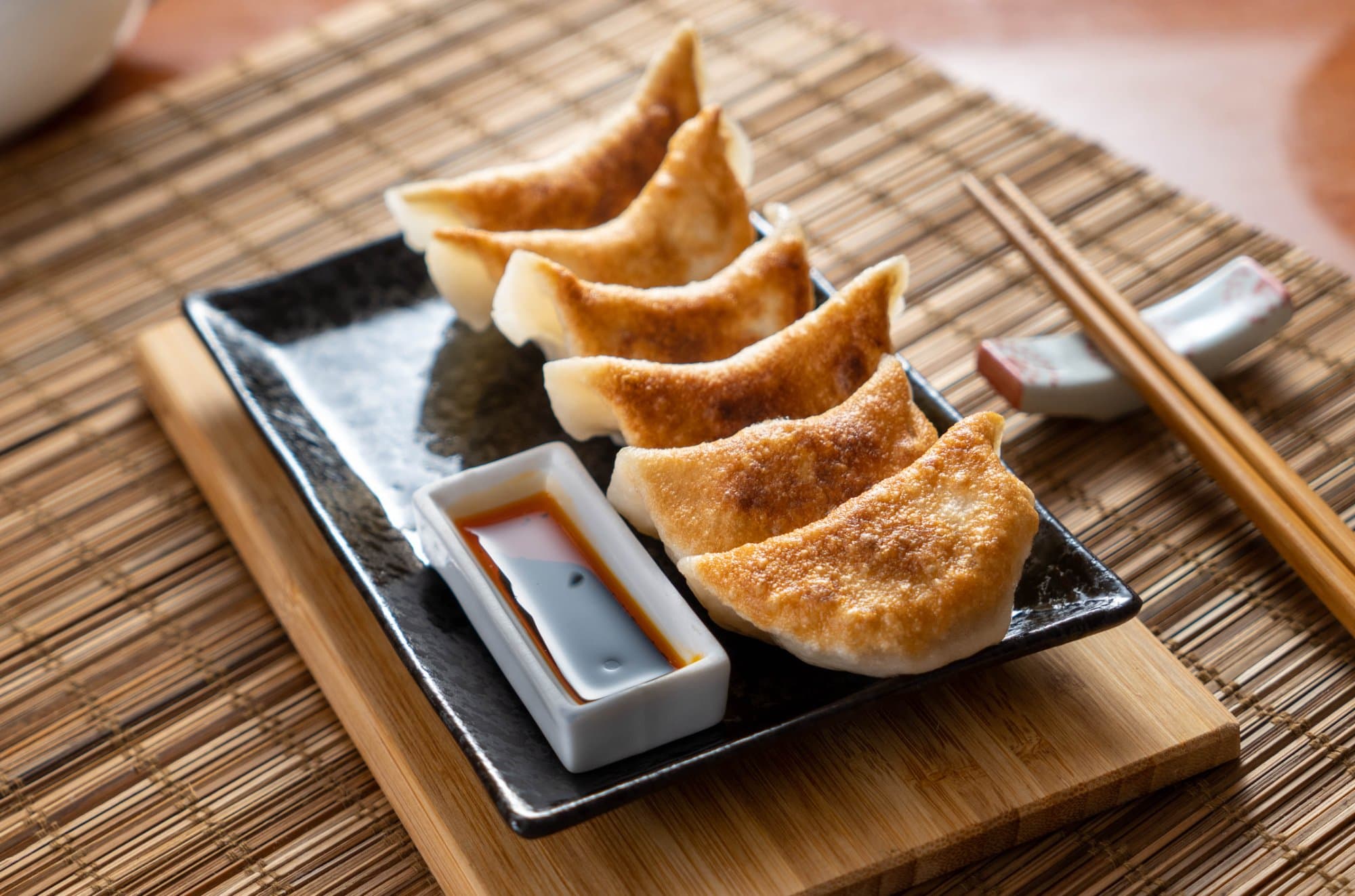 冷冻豬肉鍋貼(12 pcs) - 煎制猪肉白菜馅锅贴,香浓可口,是点心的不错选择。 | 点心类